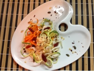 Tagliatelle tricolore crudiste in salsa all'arancia