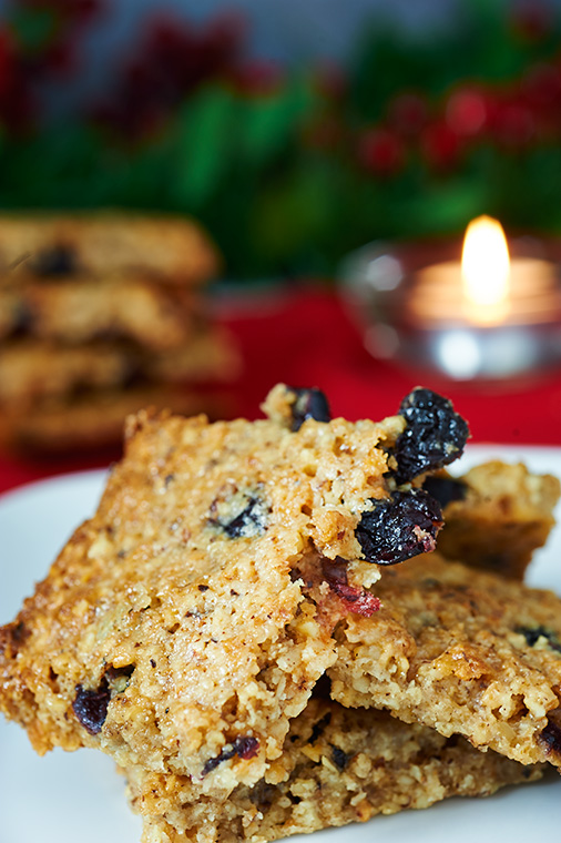 biscotti alle nocciole e mirtilli rossi biscotti alle nocciole e mirtilli rossi