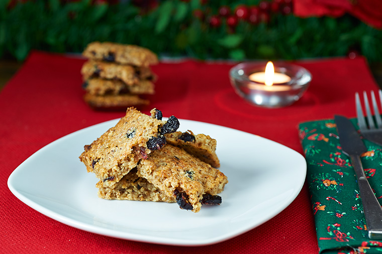 biscotti alle nocciole e mirtilli rossi biscotti alle nocciole e mirtilli rossi