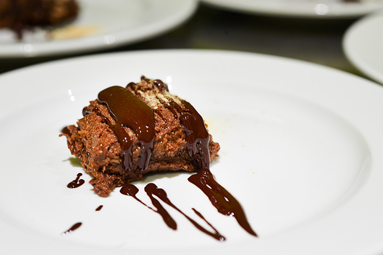 torta crudista al cioccolato