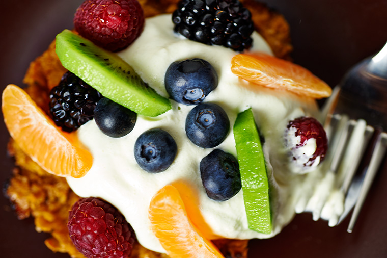 cialde di cornflakes con panna e frutti cialde di cornflakes con panna e frutti
