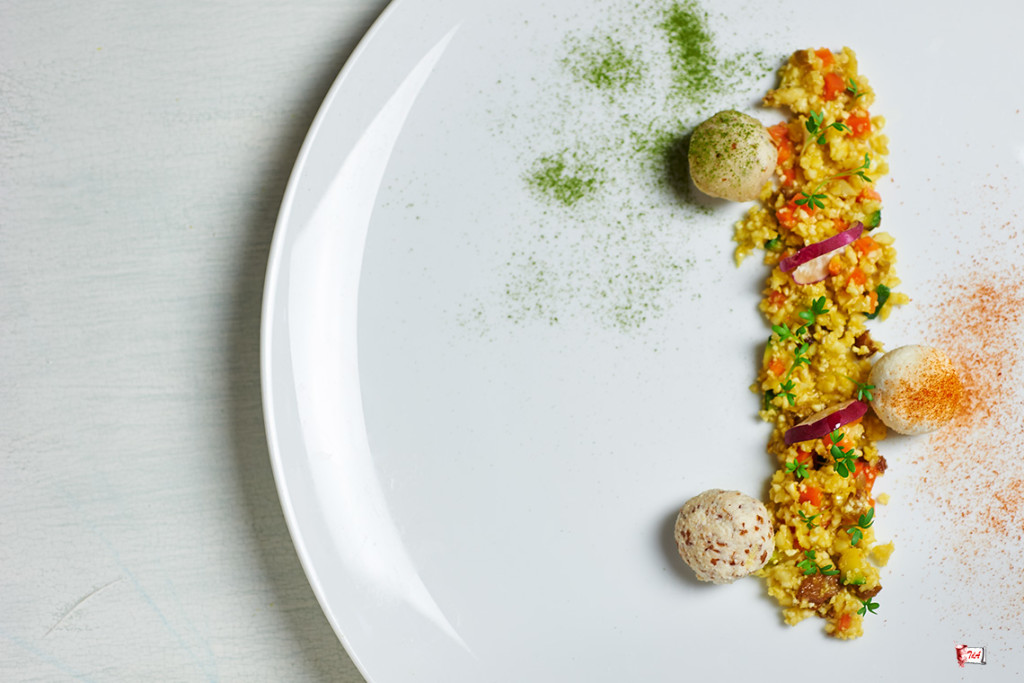 couscous crudista con formaggini di semi oleosi