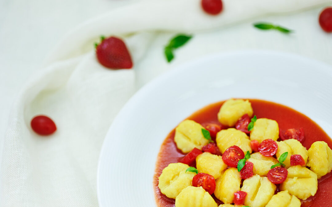 gnocchi di patate con pomodorini e fragole