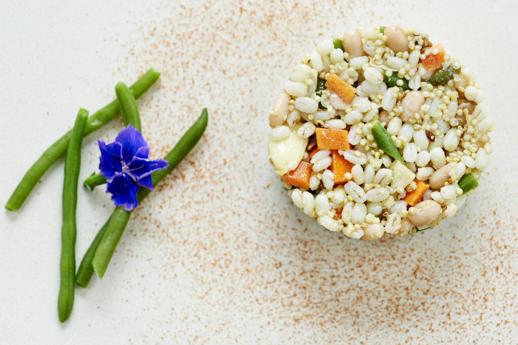 insalata di orzo e quinoa insalata di orzo e di quinoa