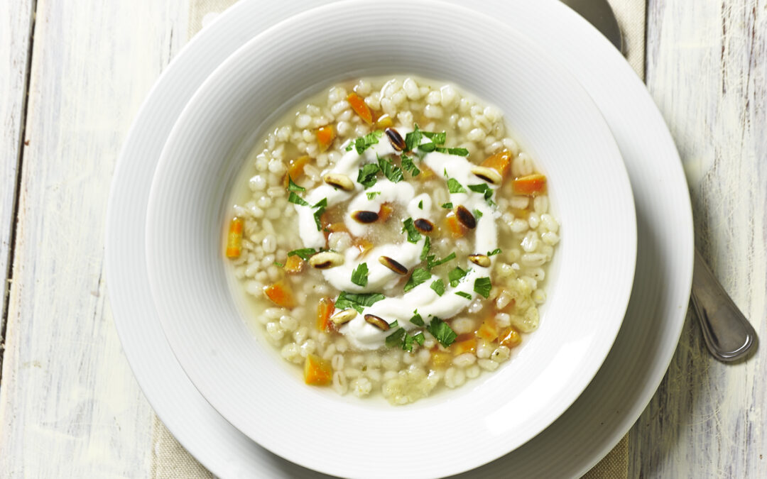 minestra d’orzo con burro di pinoli