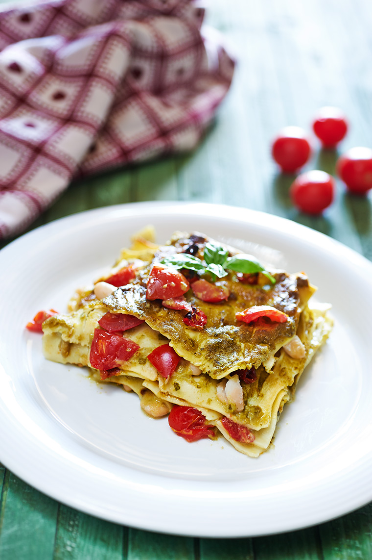 Lasagna con crema di fagiolini e pomodoro
