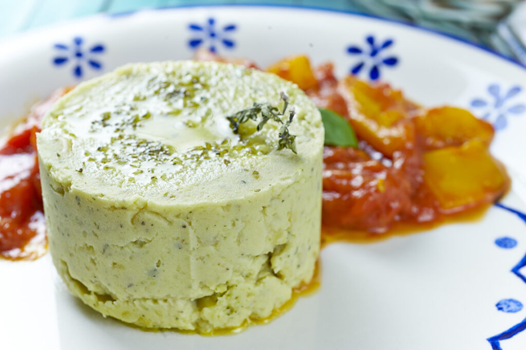 sformato di fave con peperonata