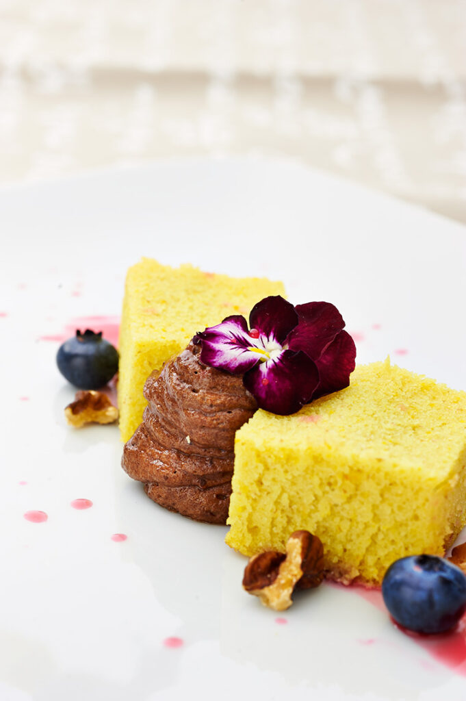torta allo zafferano e cagliata al cacao torta allo zafferano e cagliata al cacao