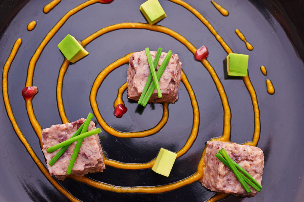 spirale cubica di fagioli alla zucca e avocado spirale cubica di fagioli alla zucca e avocado