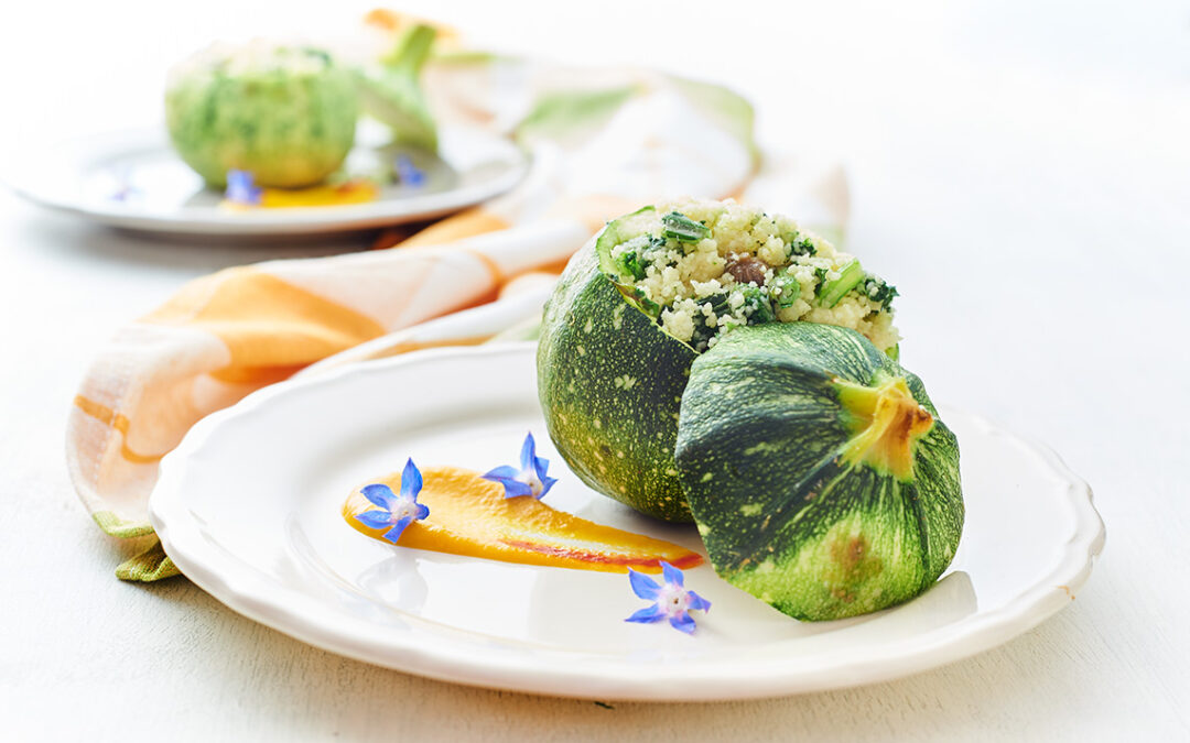 zucchina ripiena con couscous e borragine