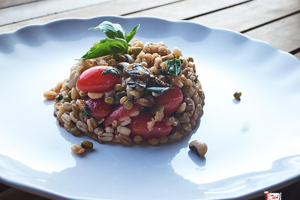 insalata fredda di cereali e legumi