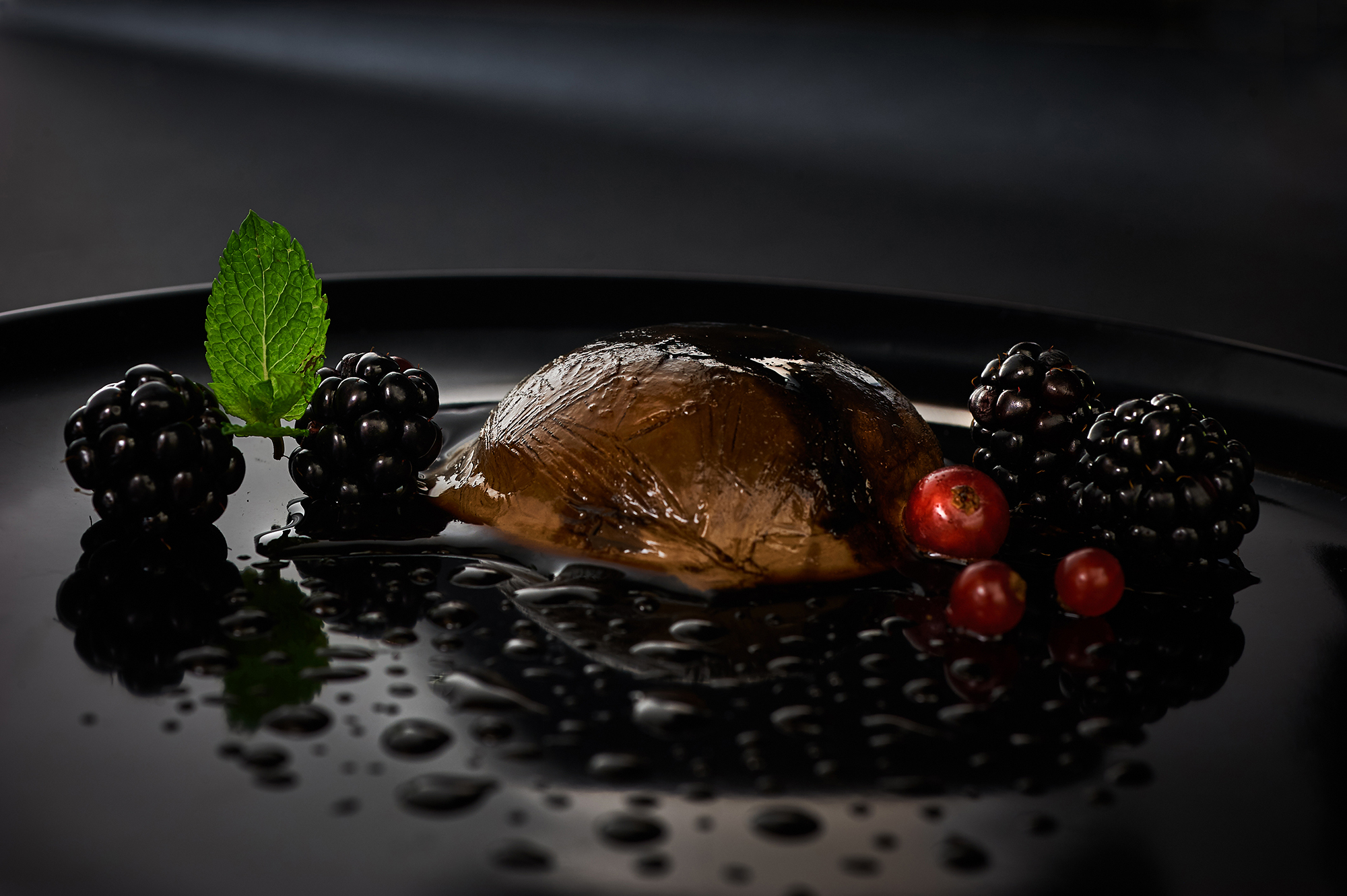 pannacotta alla liquirizia e salsa al cioccolato