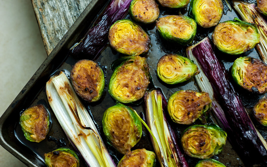 cavoletti di Brusselles e cipollotti con salsa di miso e balsamico