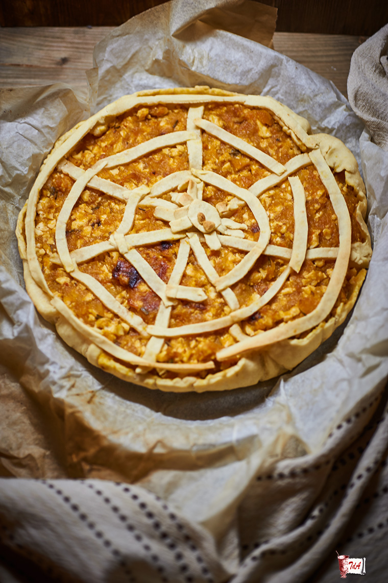 torta salata alla zucca con tofu, zenzero e erba lemoncina