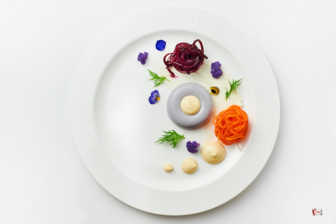 donut di cavolfiore e tofu con maionese ai cachi piccante