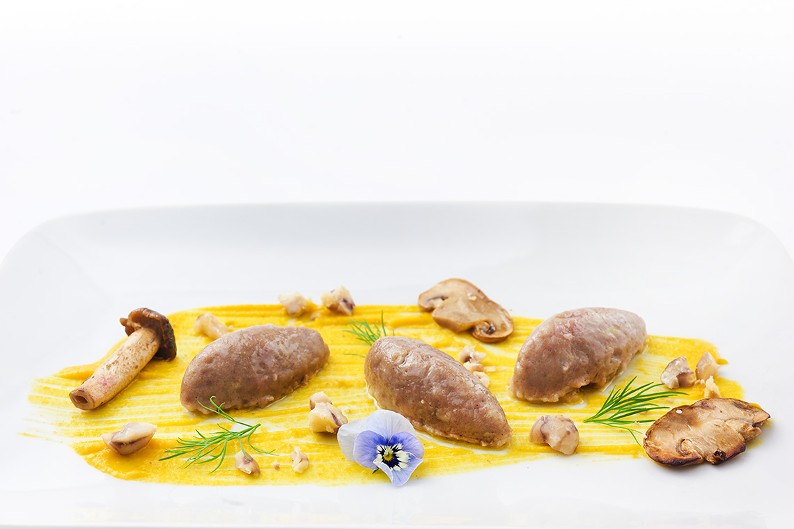 gnocchi di castagne con salsa all'anice stellato