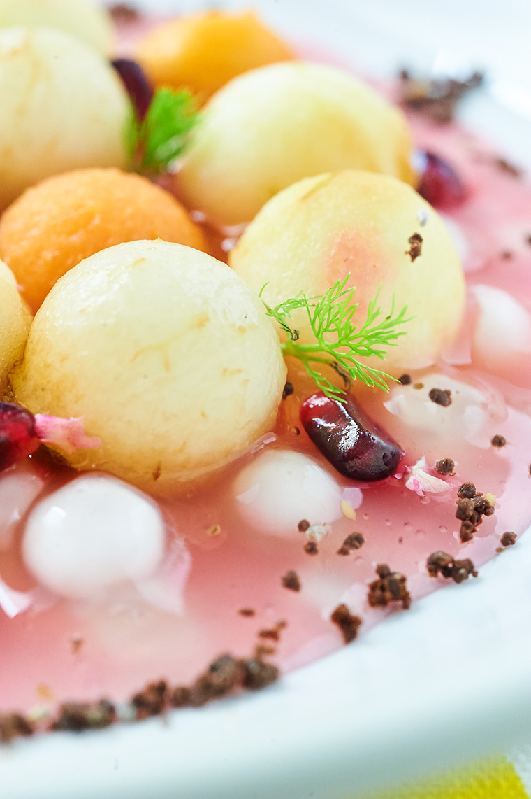 New ball game - tapioca in macedonia con caviale di gianduia