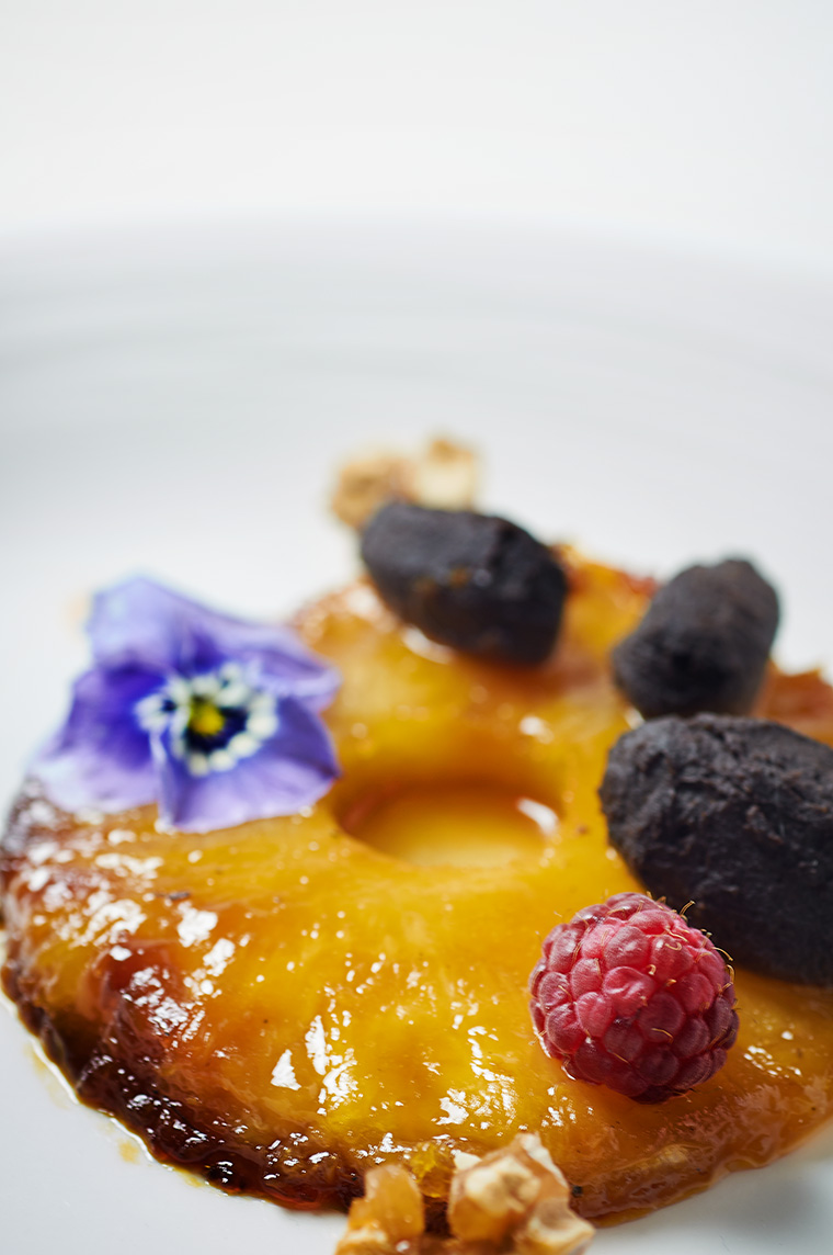 crema di cavolfiore e cioccolato con ananas