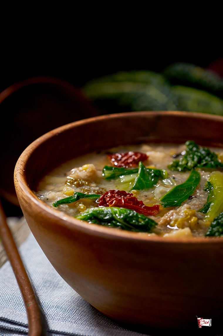 zuppa di pane con verza e funghi
