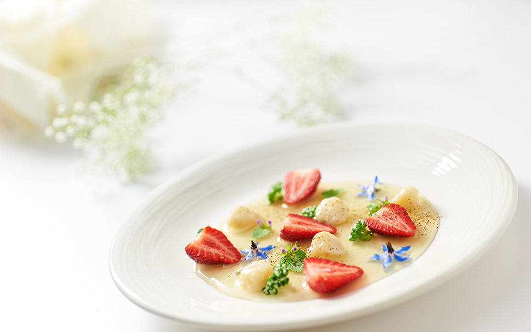 grandine – crema di yogurt allo zenzero, salsa di verbena e fragole al caffè