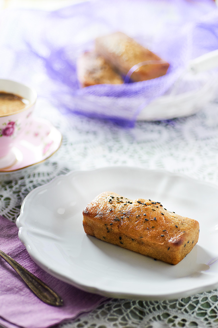 plumcake al limone e sesamo nero