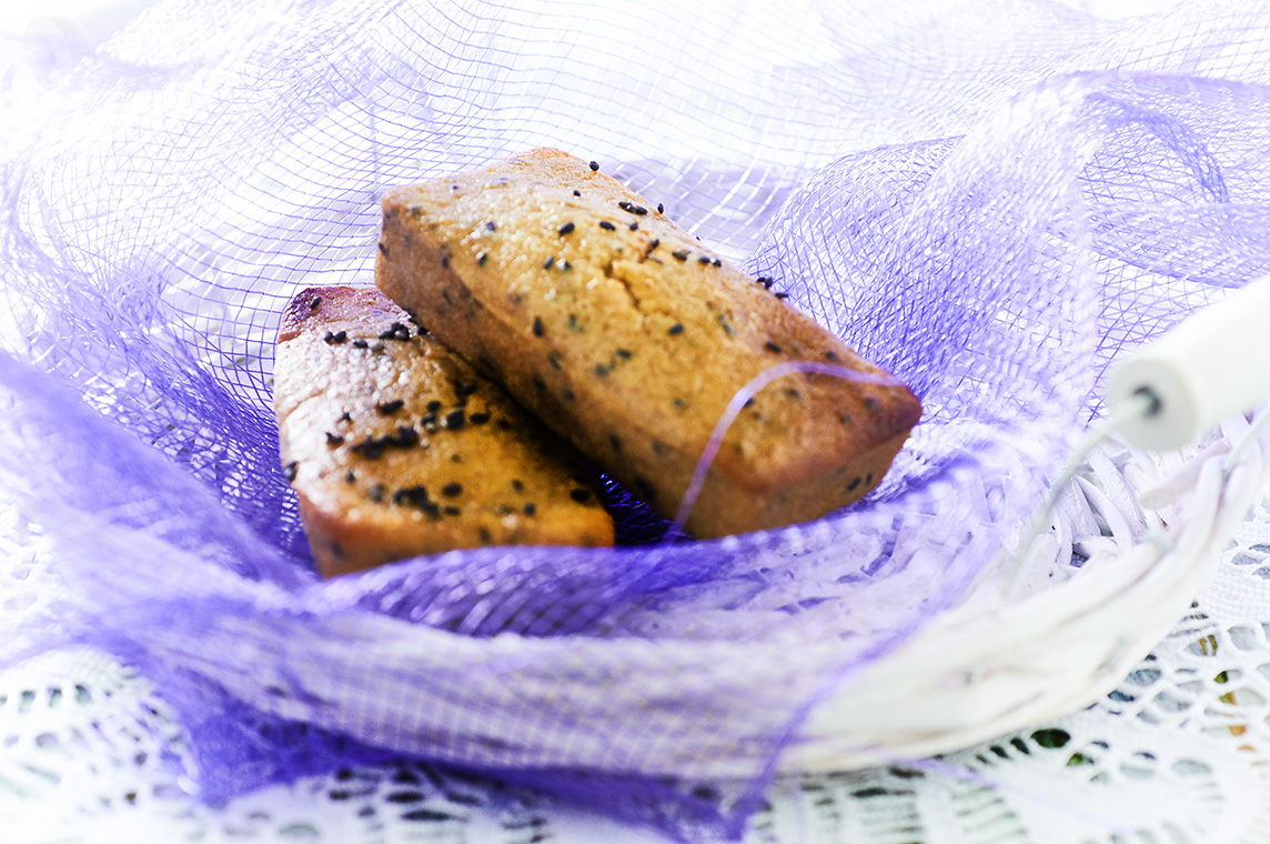 plumcake al limone e sesamo nero