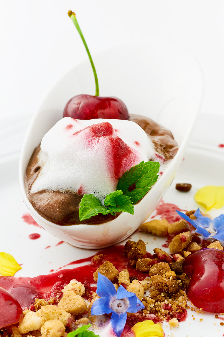 Love - crema di cioccolato e ciliegie con meringa
