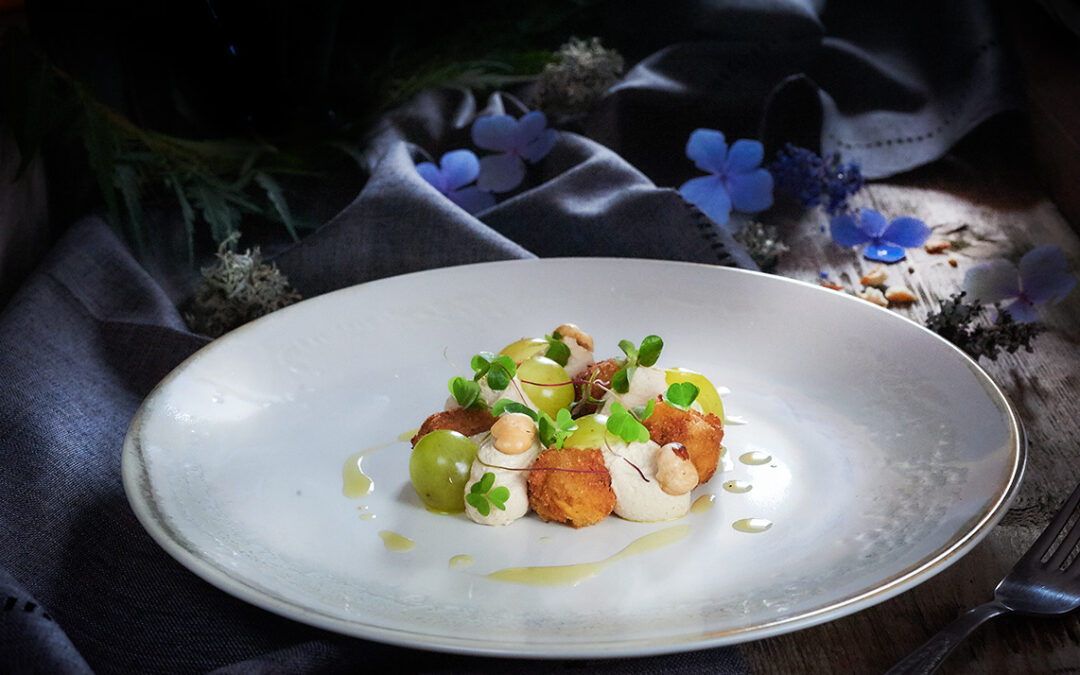 fritto di bosco con crema di nocciole e uva