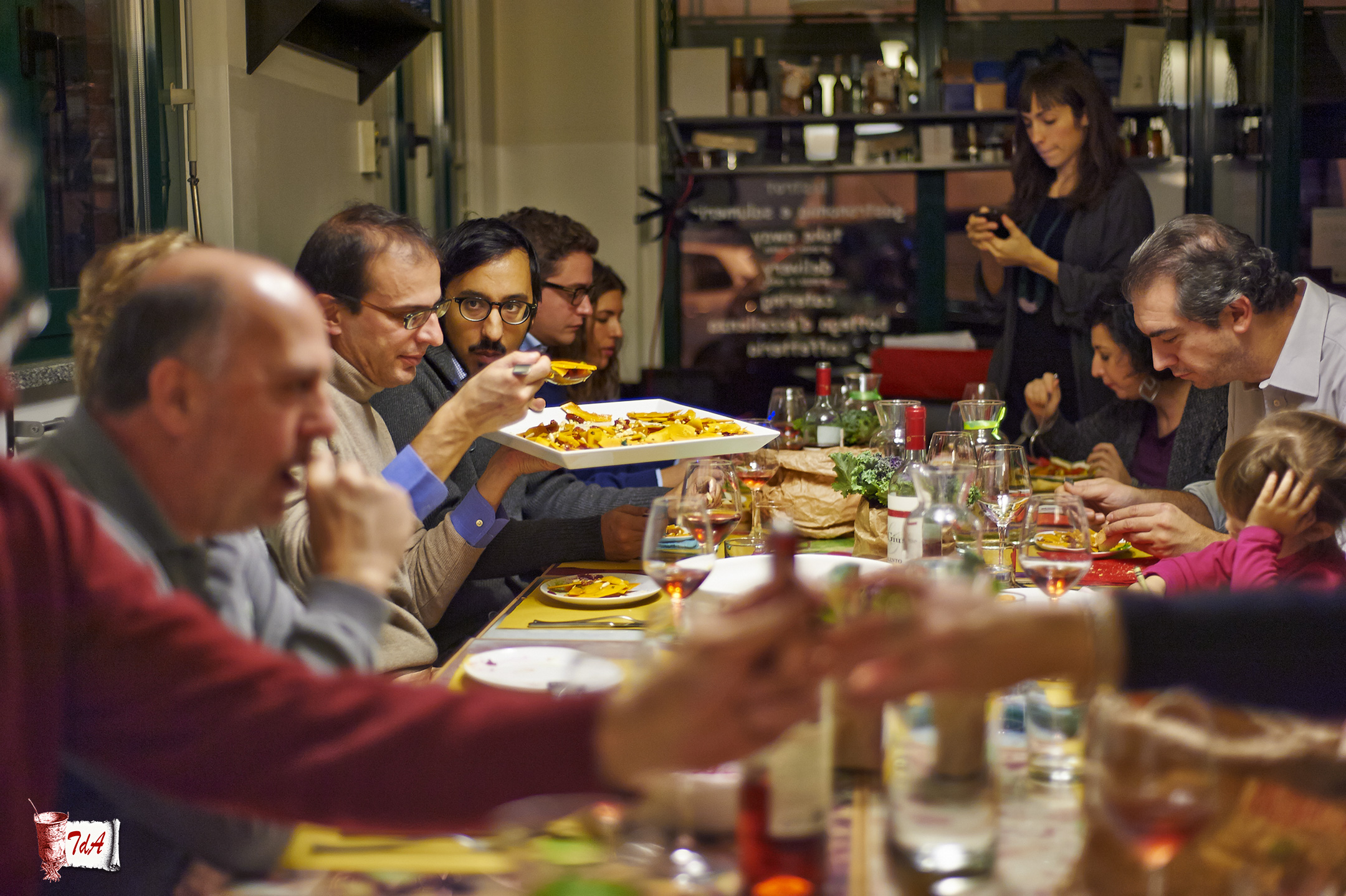22-11-2014-social-eating-taverna-23-logo