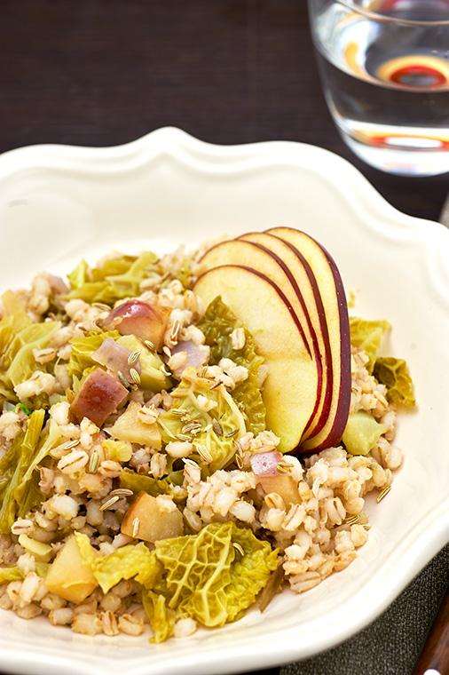 orzo con verza e mela rossa