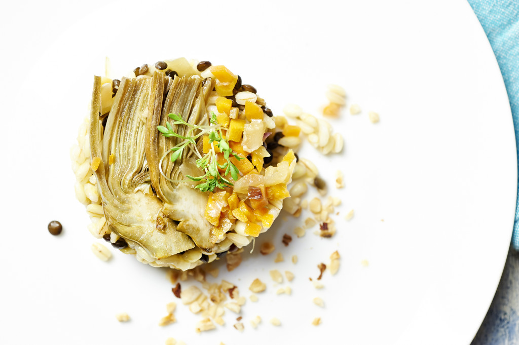 orzo e lenticchie beluga con carote e carciofi orzo e lenticchie beluga con carote e carciofi