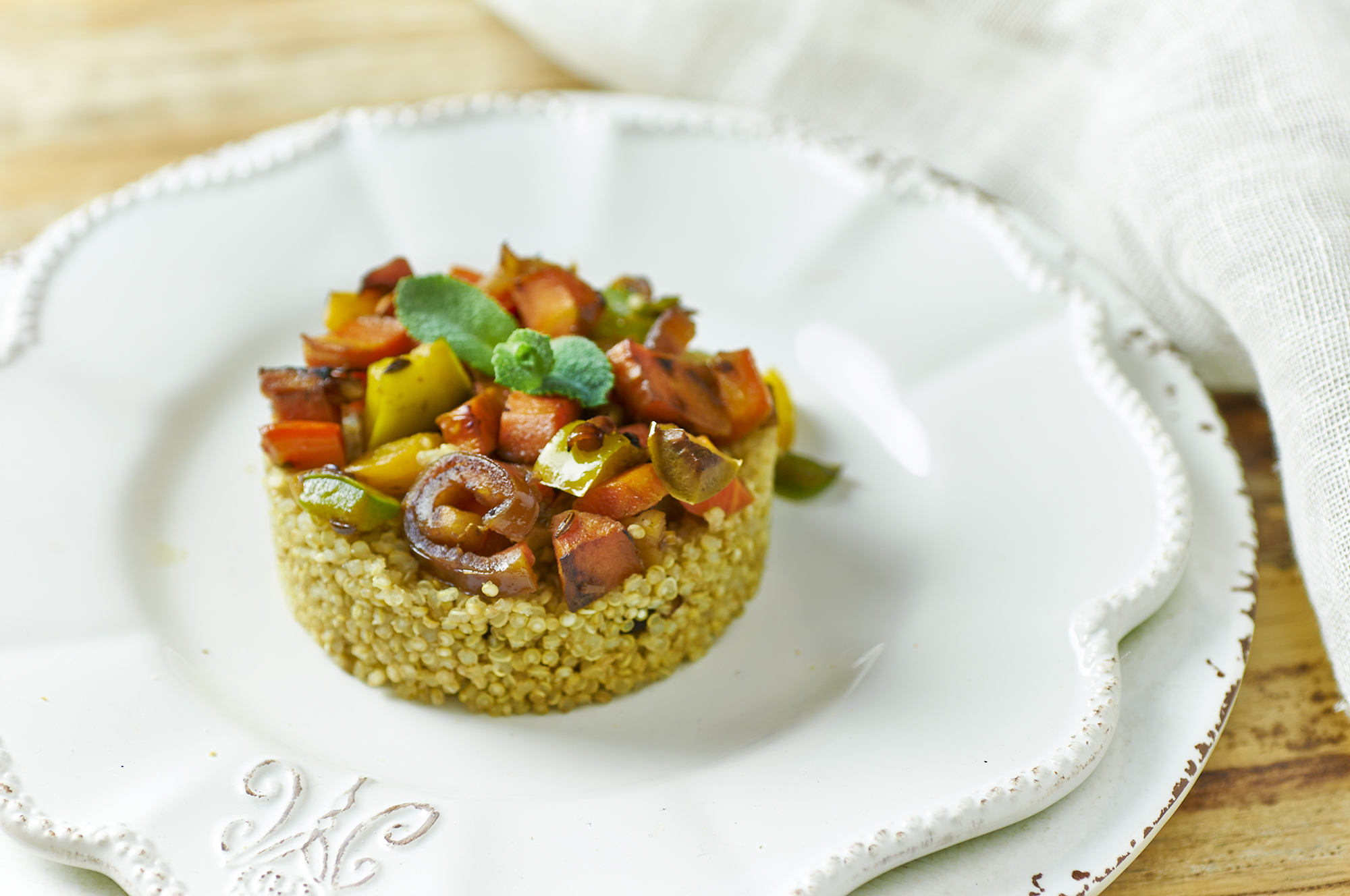 quinoa alle verdure e datteri