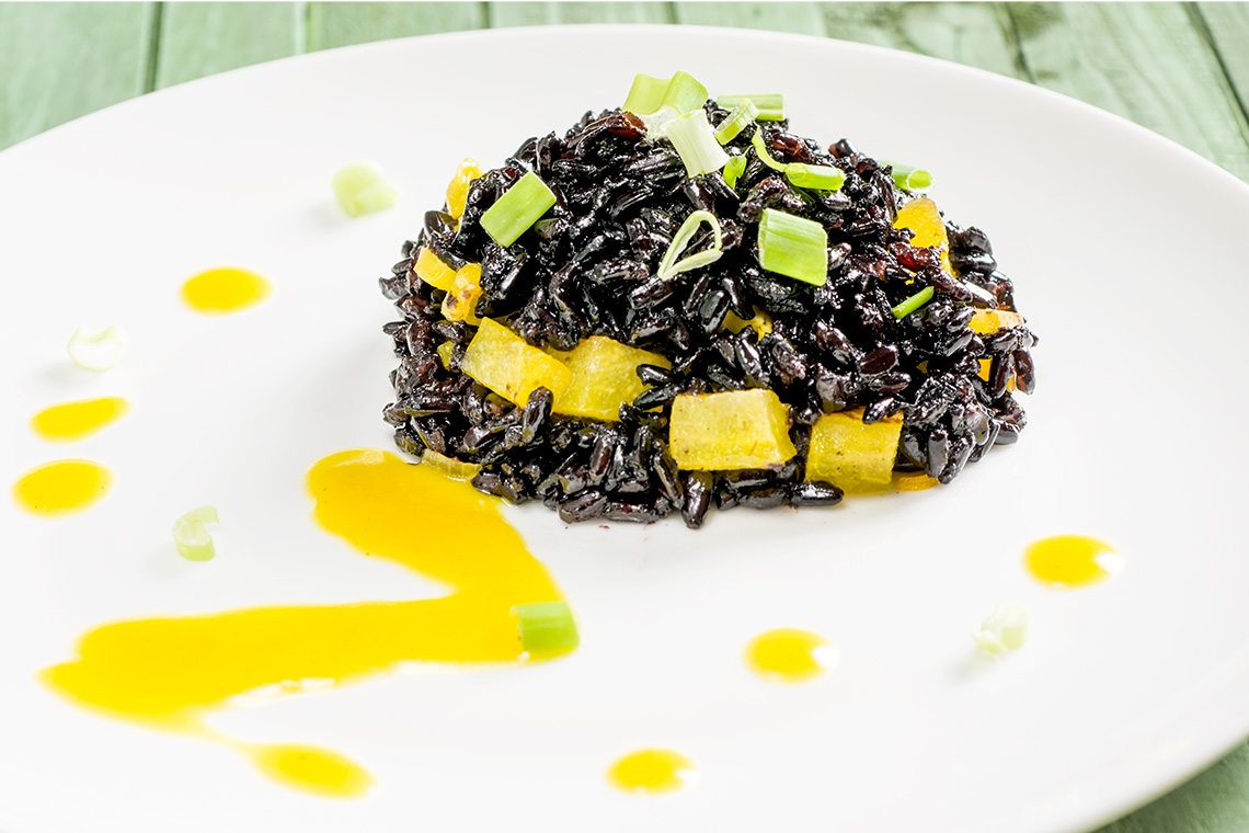 riso nero alle pere e zafferano La Taverna degli Arna