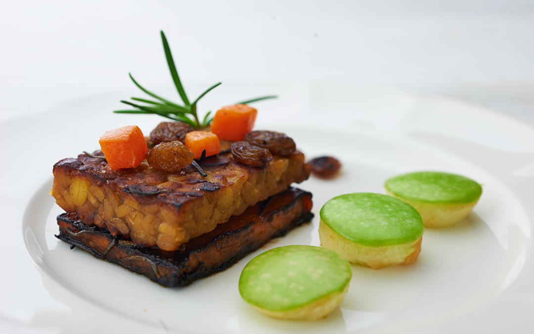 tempeh e zucca arrosto con mela verde