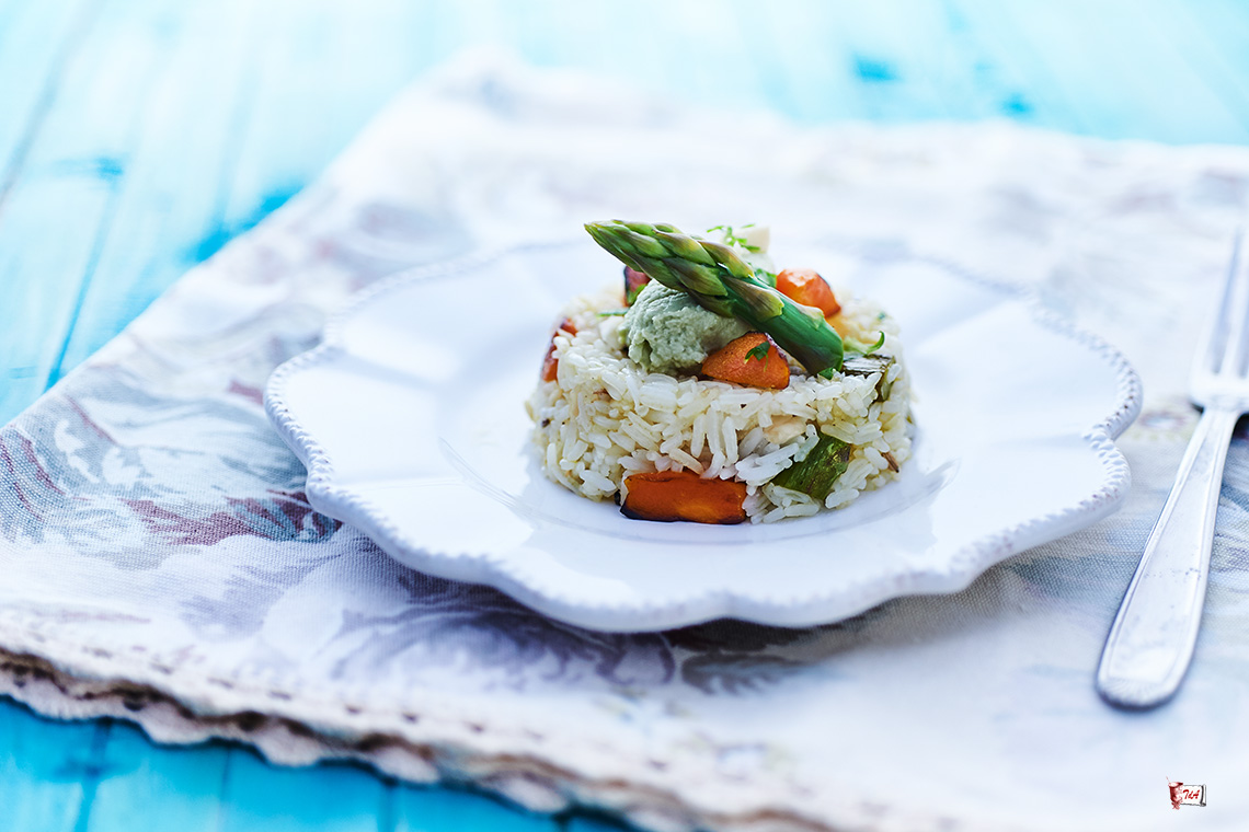riso thai alle verdure e hummus con guacamole riso thai alle verdure e hummus con guacamole