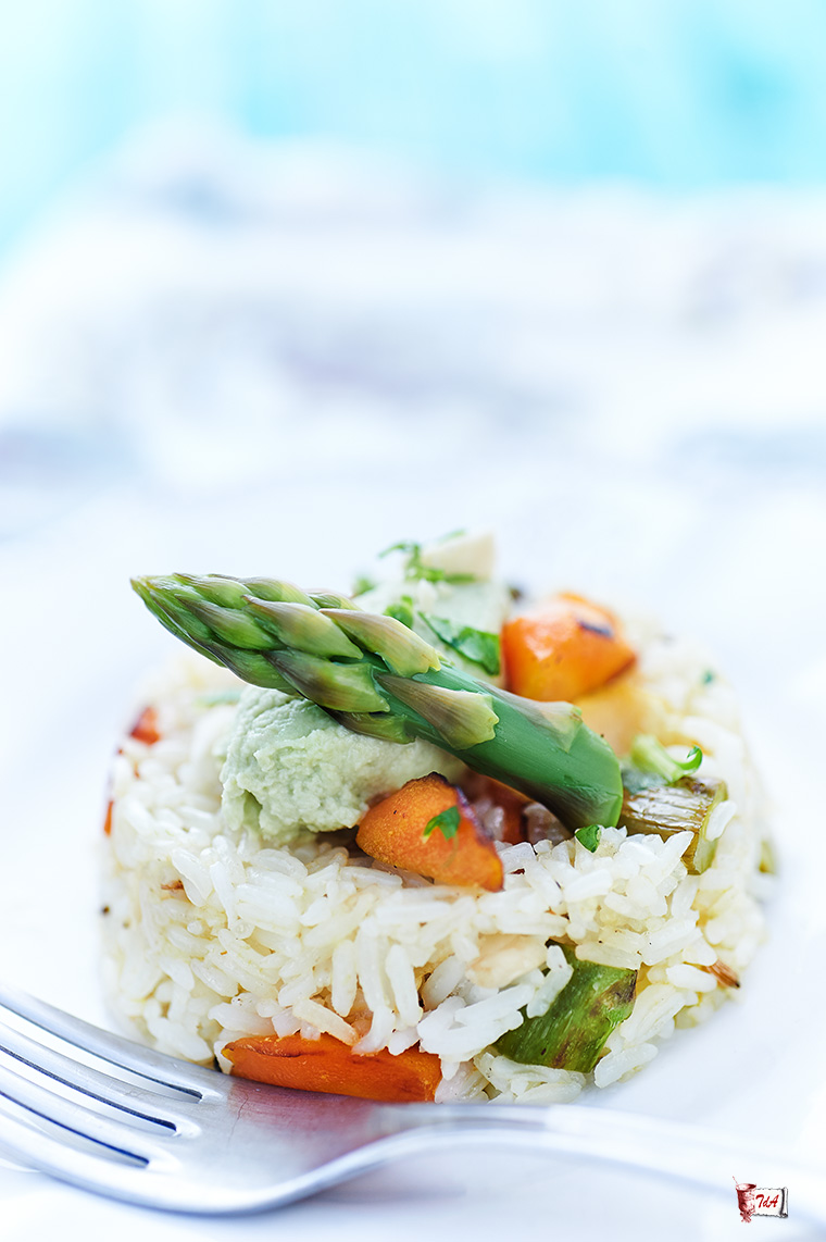 riso thai alle verdure e hummus con guacamole