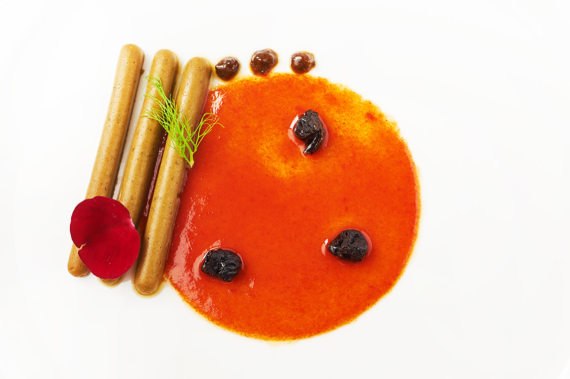 falso-foie-gras-con-acqua-di-pomodoro-e-anguria-e-prugne-al-balsamico