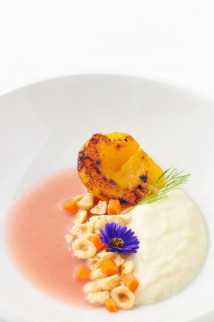 pesche-sciroppate-crema-lauro-salsa-uva