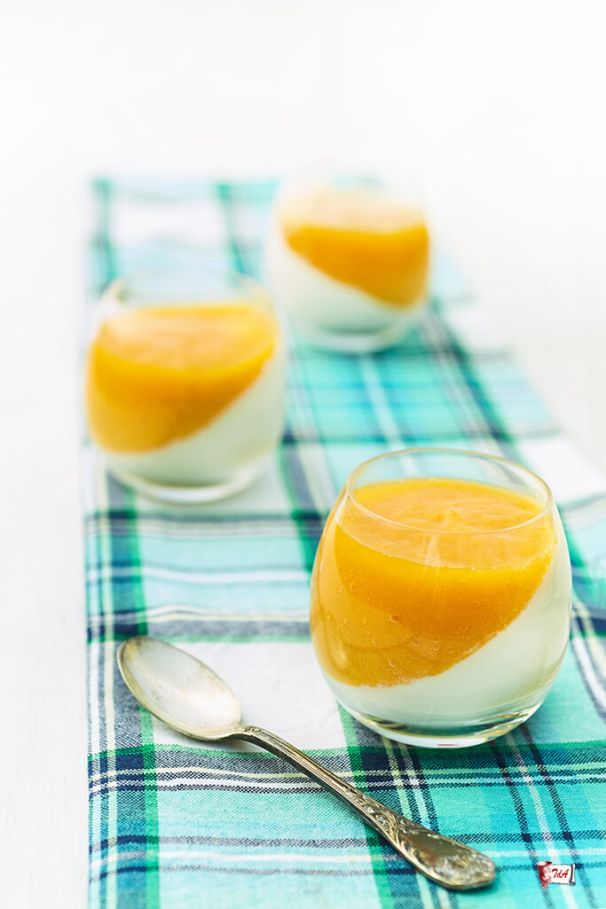 Panna-cotta-al-mango