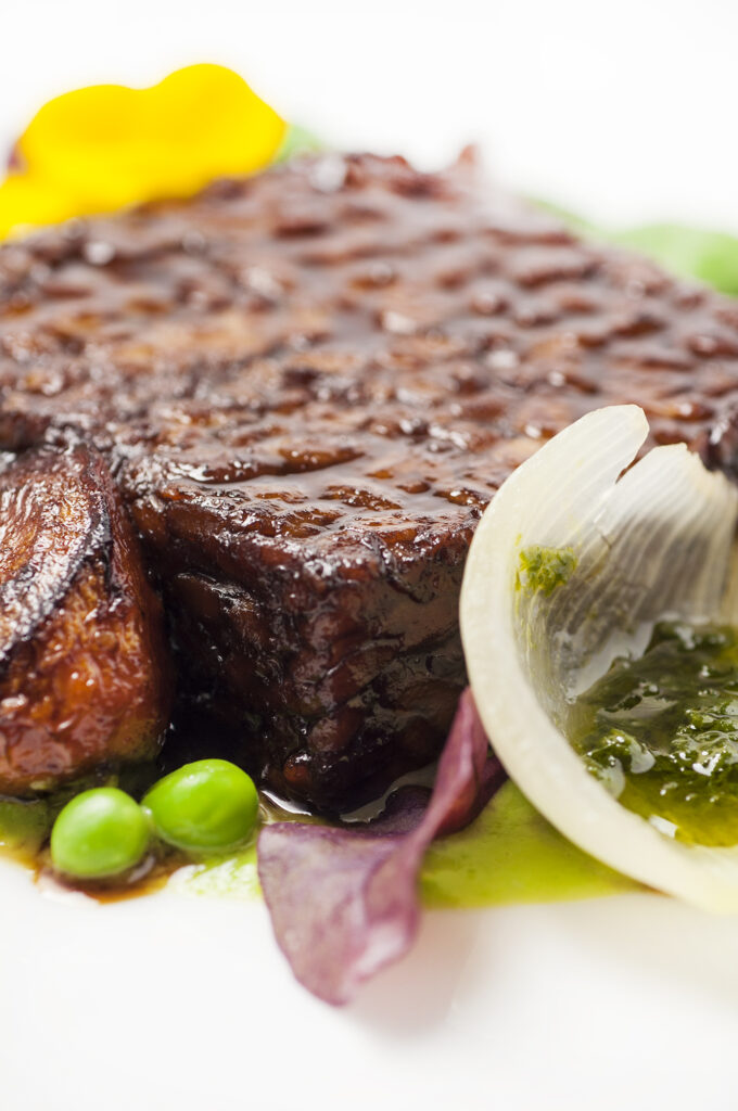 tempeh-al-marsala-piselli-e-spinacini-novelli