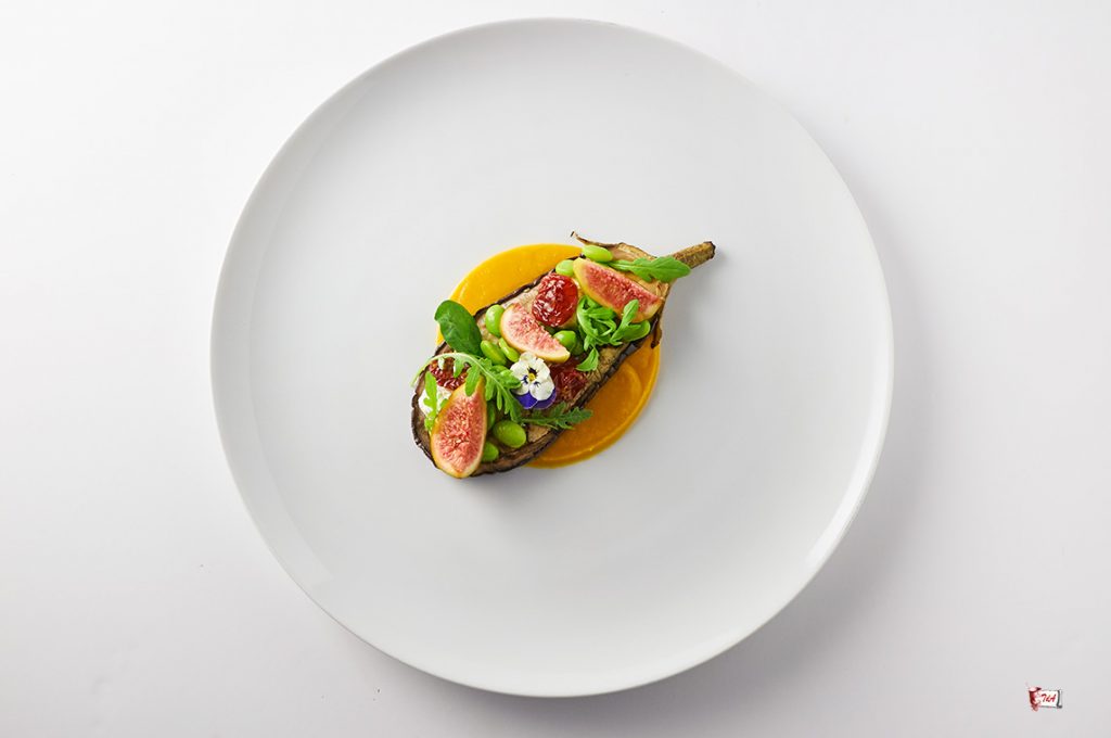 bruschetta-di-melanzane-fichi-mandorle-e-edamame